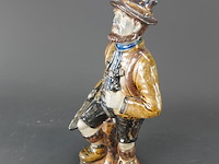 Vintage keramisch beeld van een jager in italiaans capodimonte-stijl - afbeelding 2 van  5