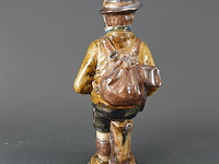 Vintage keramisch beeld van een jager in italiaans capodimonte-stijl - afbeelding 3 van  5