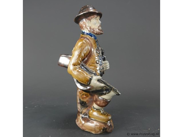 Vintage keramisch beeld van een jager in italiaans capodimonte-stijl - afbeelding 4 van  5