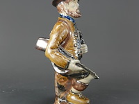 Vintage keramisch beeld van een jager in italiaans capodimonte-stijl - afbeelding 4 van  5