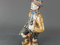 Vintage keramisch beeld van een jager in italiaans capodimonte-stijl - afbeelding 2 van  5