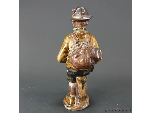 Vintage keramisch beeld van een jager in italiaans capodimonte-stijl - afbeelding 3 van  5