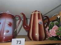 Vintage kinderlamp en 2 koffiepotten - afbeelding 1 van  3