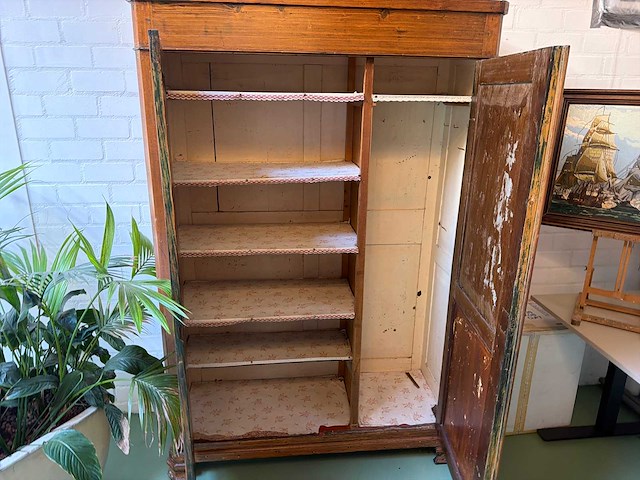 Vintage kledingkast - afbeelding 4 van  5