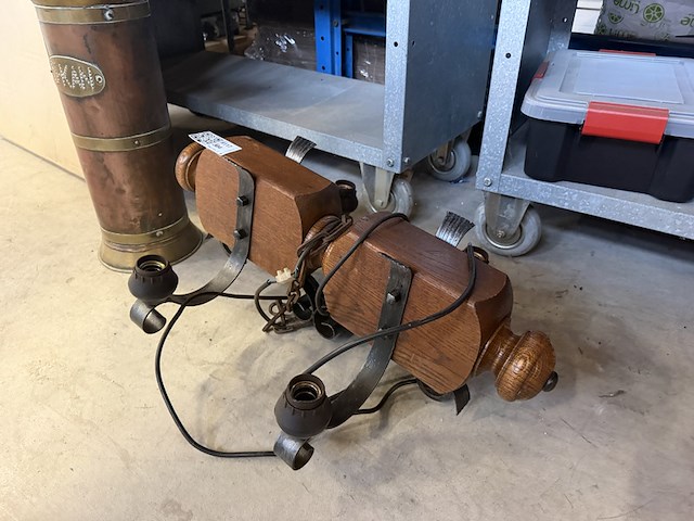 Vintage kolenkit met toebehoren en lamp - afbeelding 4 van  4