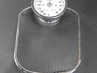 Vintage konig personen weegschaal - afbeelding 2 van  5