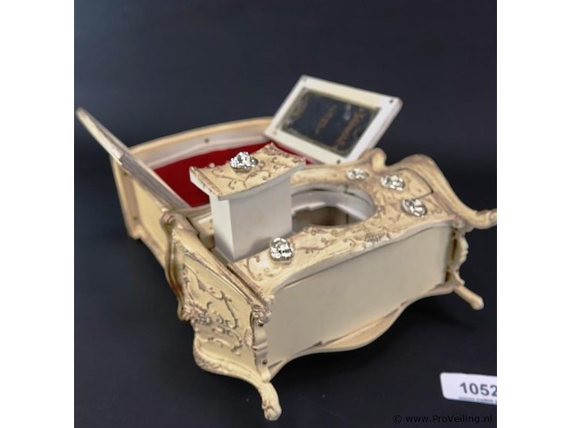 Vintage kunststof miniatuur kast - afbeelding 5 van  5