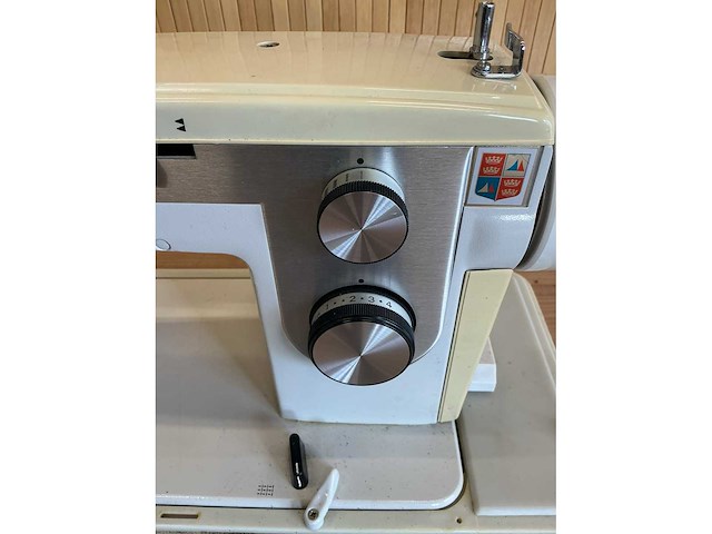 Vintage “lady 2000” naaimachine - afbeelding 2 van  11