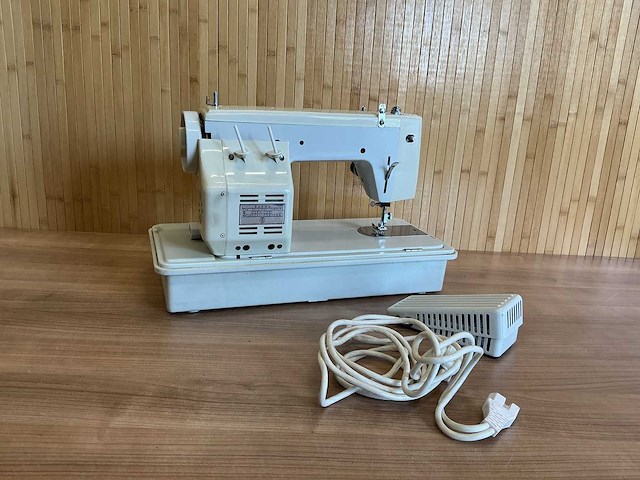 Vintage “lady 2000” naaimachine - afbeelding 1 van  11
