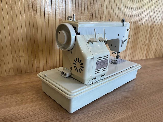 Vintage “lady 2000” naaimachine - afbeelding 8 van  11