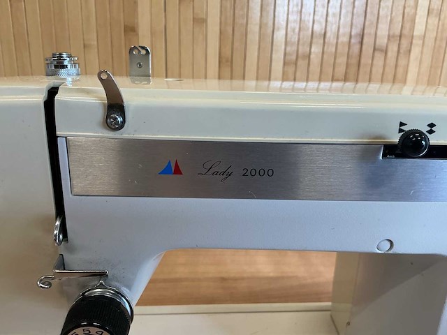 Vintage “lady 2000” naaimachine - afbeelding 11 van  11