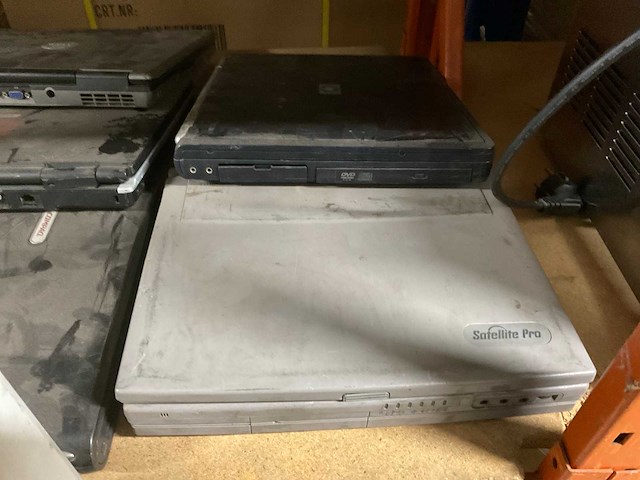 Vintage laptops (12x) - afbeelding 7 van  7