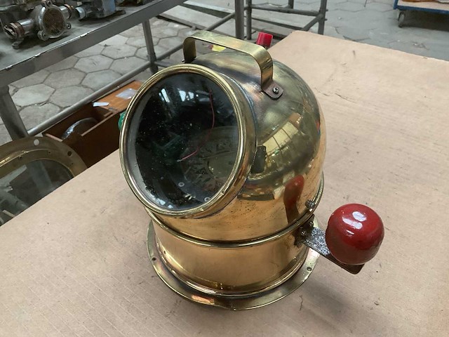 Vintage marine compass - afbeelding 1 van  2