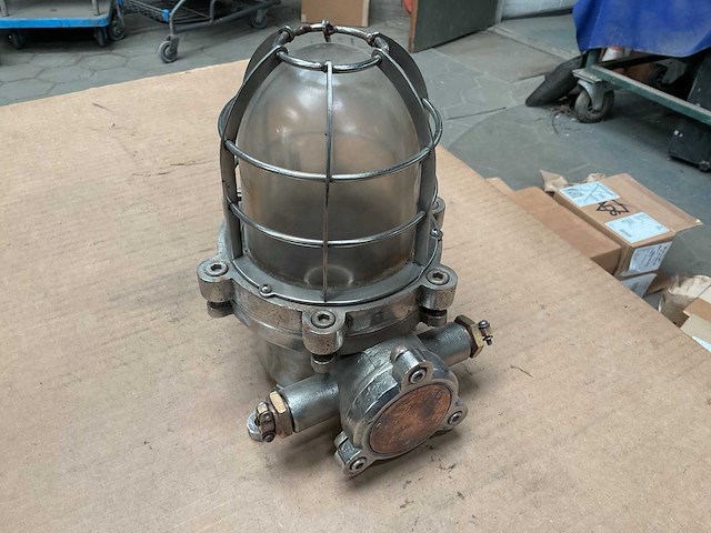 Vintage marine explosion proof lamp - afbeelding 1 van  5