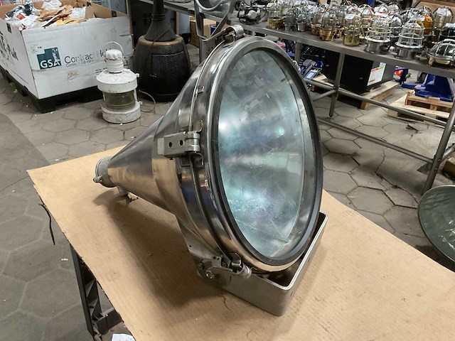 Vintage marine flood light - afbeelding 5 van  5