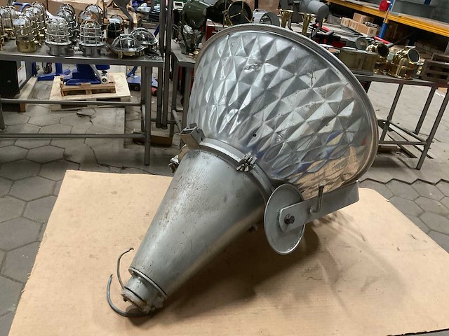 Vintage marine flood light - afbeelding 4 van  5