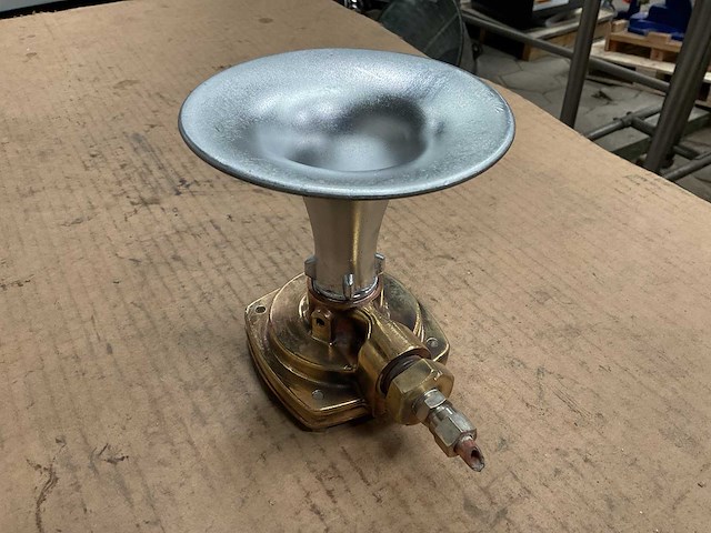 Vintage marine horn - afbeelding 3 van  5