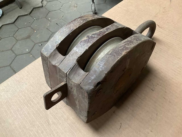 Vintage marine katrol - afbeelding 4 van  4