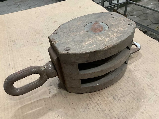 Vintage marine katrolblok - afbeelding 2 van  5