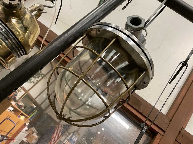 Vintage marine lamp - afbeelding 1 van  3