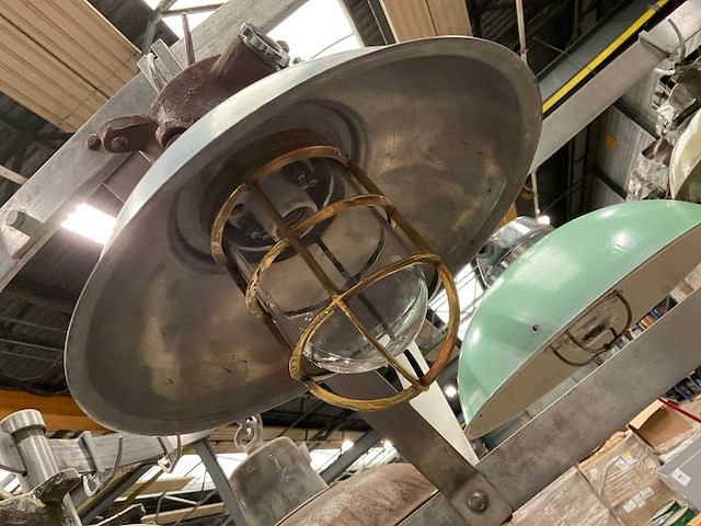 Vintage marine lamp - afbeelding 3 van  3