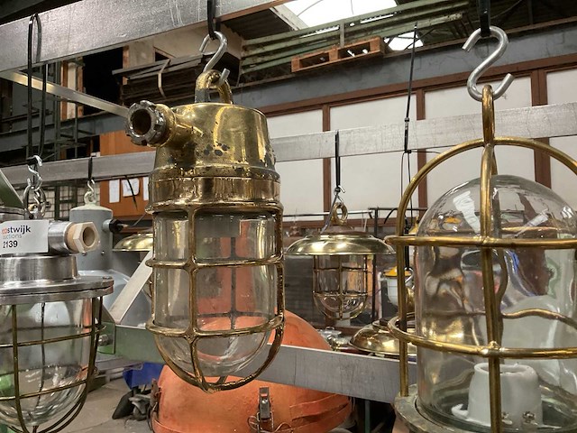Vintage marine lamp - afbeelding 2 van  3