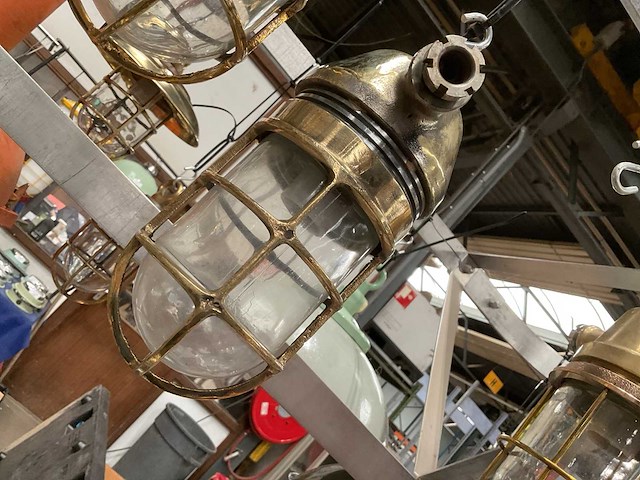 Vintage marine lamp - afbeelding 2 van  2
