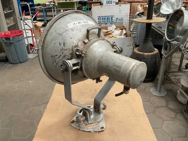 Vintage marine spot light - afbeelding 1 van  5