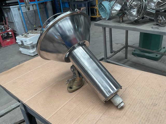 Vintage marine spotlight - afbeelding 2 van  2