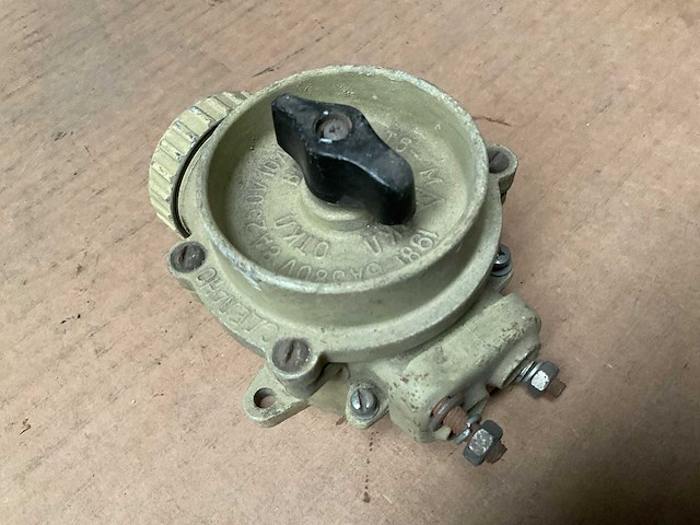 Vintage marine switch (2x) - afbeelding 1 van  4