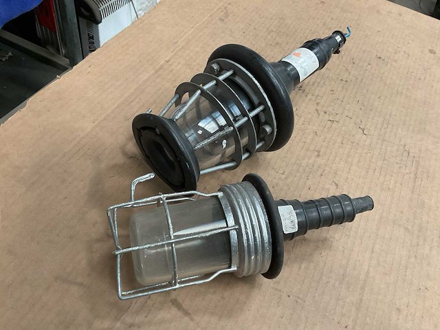Vintage marine worklight (2x) - afbeelding 1 van  3