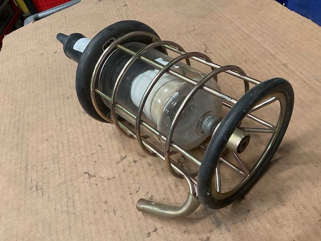 Vintage marine worklight - afbeelding 1 van  5