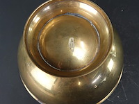 Vintage messing schaal op voet met een glanzende afwerking en een opstaande, ronde voet - afbeelding 5 van  5