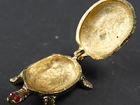 Vintage messing schildpad sieradendoosje ingelegd met gekleurde strass-steentjes. - afbeelding 3 van  5