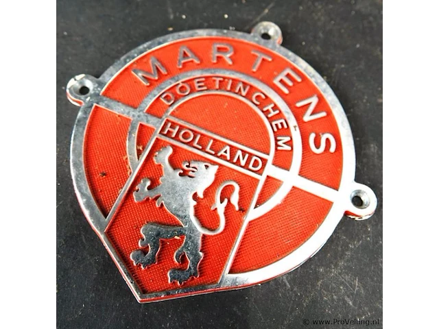 Vintage metalen kluisplaat of logo-embleem van de nederlandse kluizen- en metaalwarenfabrikant martens uit doetinchem - afbeelding 2 van  4