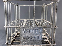 Vintage metalen melkkrat van het merk vecomi uit arnhem - afbeelding 4 van  7