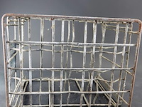 Vintage metalen melkkrat van het merk vecomi uit arnhem - afbeelding 6 van  7