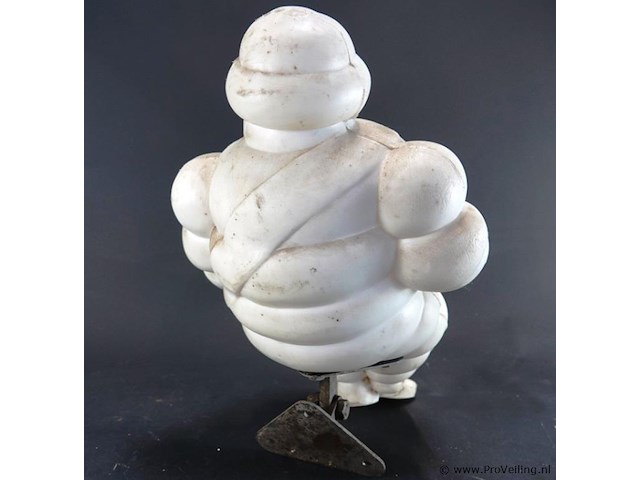 Vintage michelin bibendum reclamefiguur, vaak gebruikt als vrachtwagenmascotte. - afbeelding 5 van  7