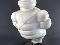 Vintage michelin bibendum reclamefiguur, vaak gebruikt als vrachtwagenmascotte. - afbeelding 5 van  7