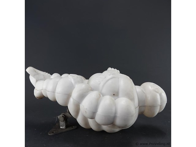 Vintage michelin bibendum reclamefiguur, vaak gebruikt als vrachtwagenmascotte. - afbeelding 7 van  7