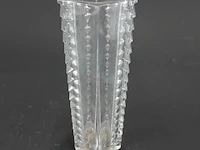 Vintage modernist clear glass vase met geometrisch zaagtand design