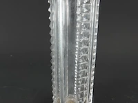 Vintage modernist clear glass vase met geometrisch zaagtand design - afbeelding 3 van  5