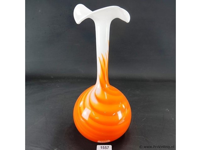 Vintage mondgeblazen opaline florence/empoli glazen vaas - afbeelding 1 van  5