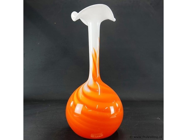 Vintage mondgeblazen opaline florence/empoli glazen vaas - afbeelding 2 van  5