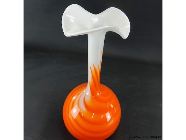 Vintage mondgeblazen opaline florence/empoli glazen vaas - afbeelding 3 van  5