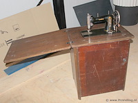 Vintage naaimachine erres - afbeelding 1 van  8