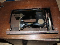 Vintage naaimachine erres - afbeelding 4 van  8