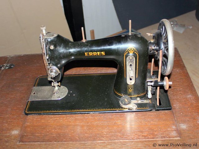 Vintage naaimachine erres - afbeelding 5 van  8