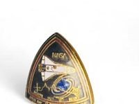 Vintage nasa-speld - space shuttle missie 'astro-1' (1990) - afbeelding 2 van  3