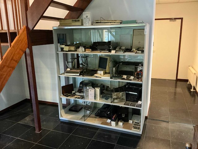 Vintage objecten - afbeelding 1 van  15